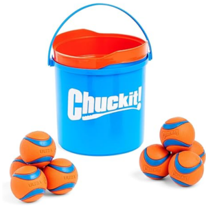 Chuckit! Bucket w/ 8 Ultra Medium Balls